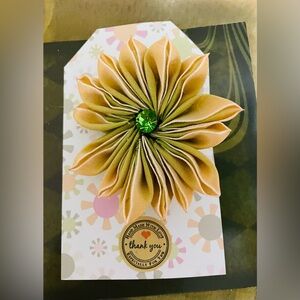 Elegant Gold Hair Clip with Green Accent